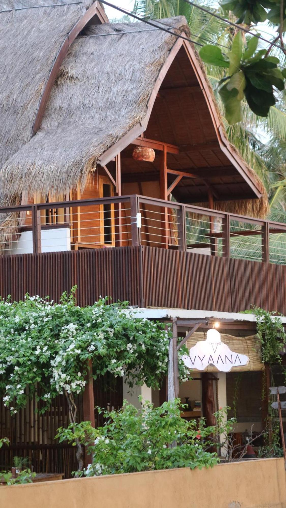 Vyaana Resort Gili Air Bagian luar foto