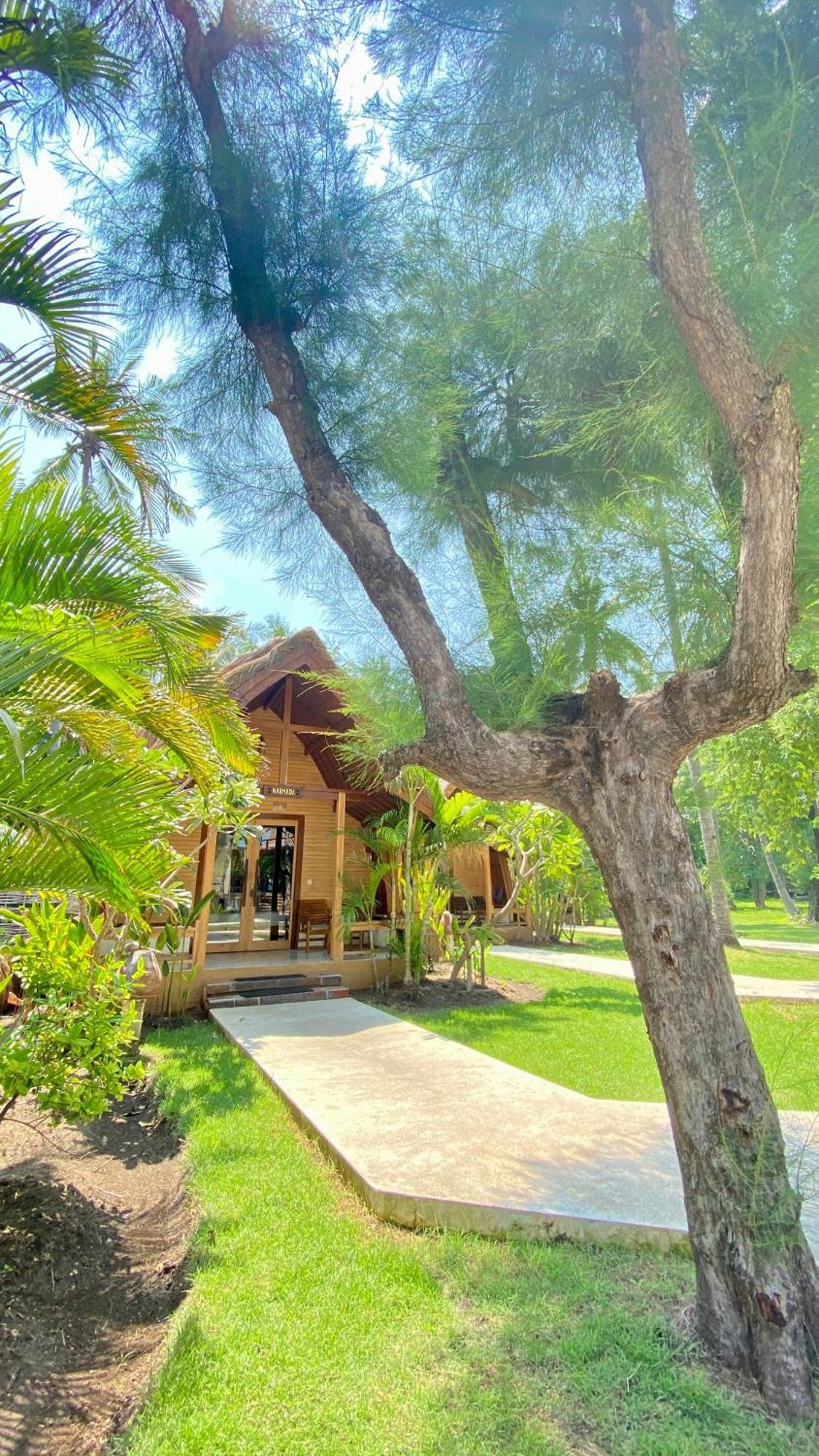 Vyaana Resort Gili Air Bagian luar foto
