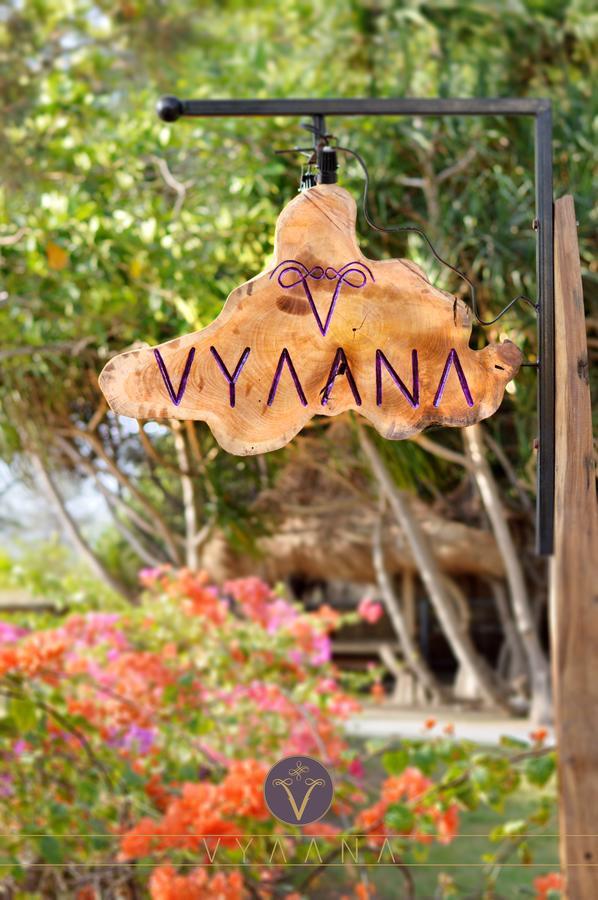 Vyaana Resort Gili Air Bagian luar foto